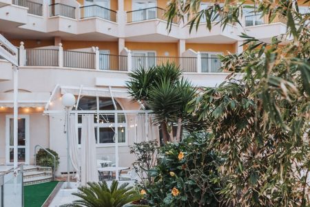 01.Fachada-Hotel-Guardamar