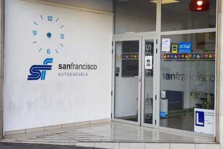 autoescuela-san-francisco-entrada